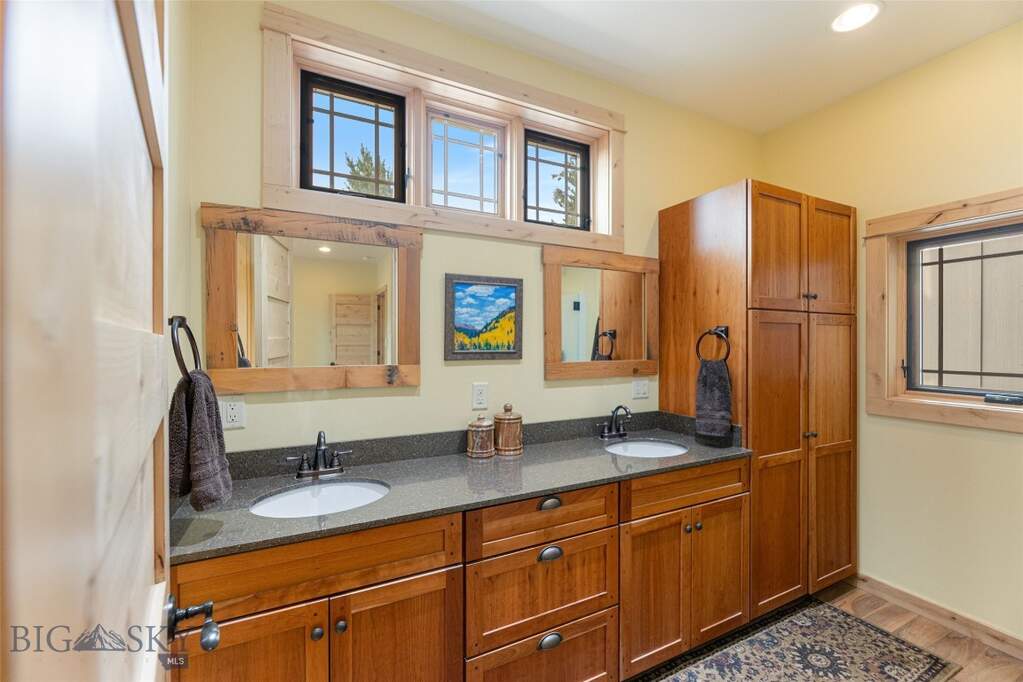 4 Bedroom Single Family Home/House's Image 23
