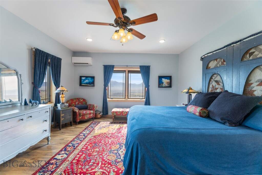 4 Bedroom Single Family Home/House's Image 32