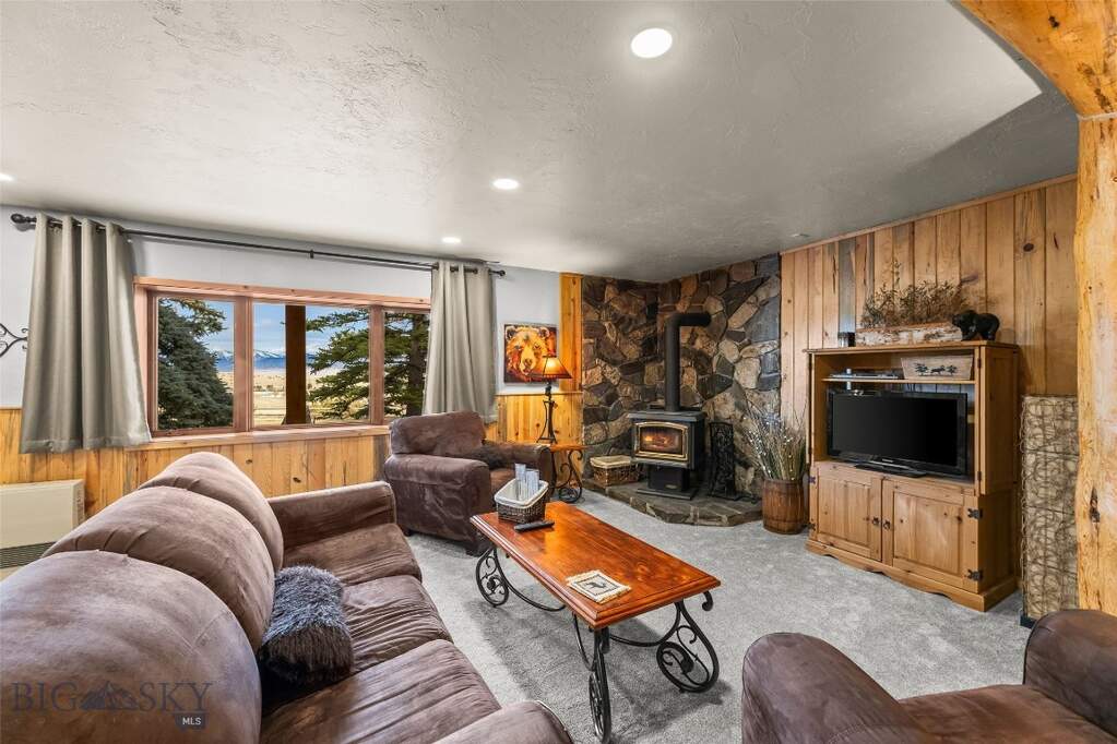 3 Bedroom Single Family Home/House's Image 43