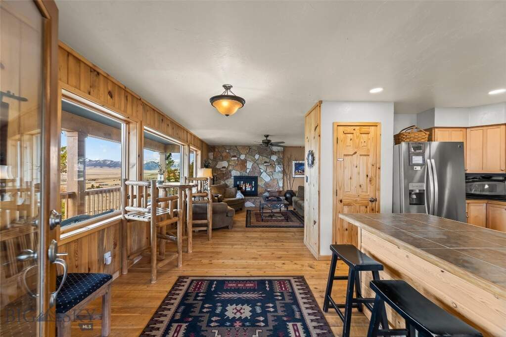 3 Bedroom Single Family Home/House's Image 9