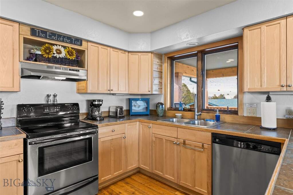 3 Bedroom Single Family Home/House's Image 15
