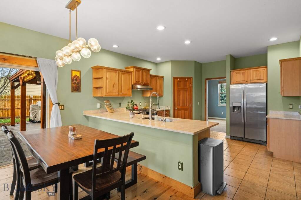 5 Bedroom Single Family Home/House's Image 22