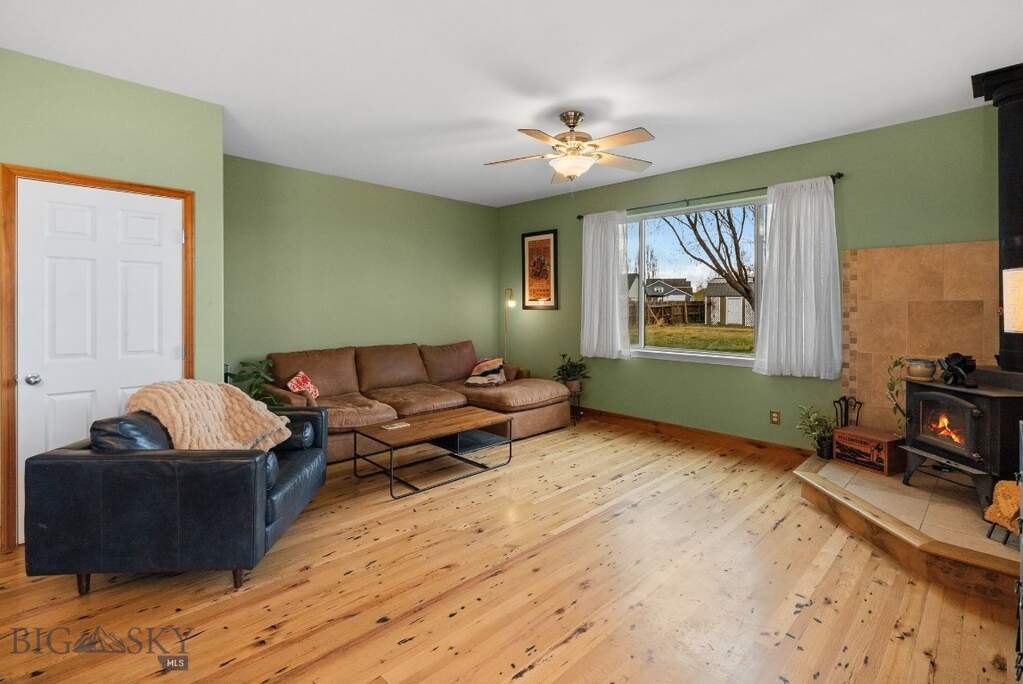 5 Bedroom Single Family Home/House's Image 26