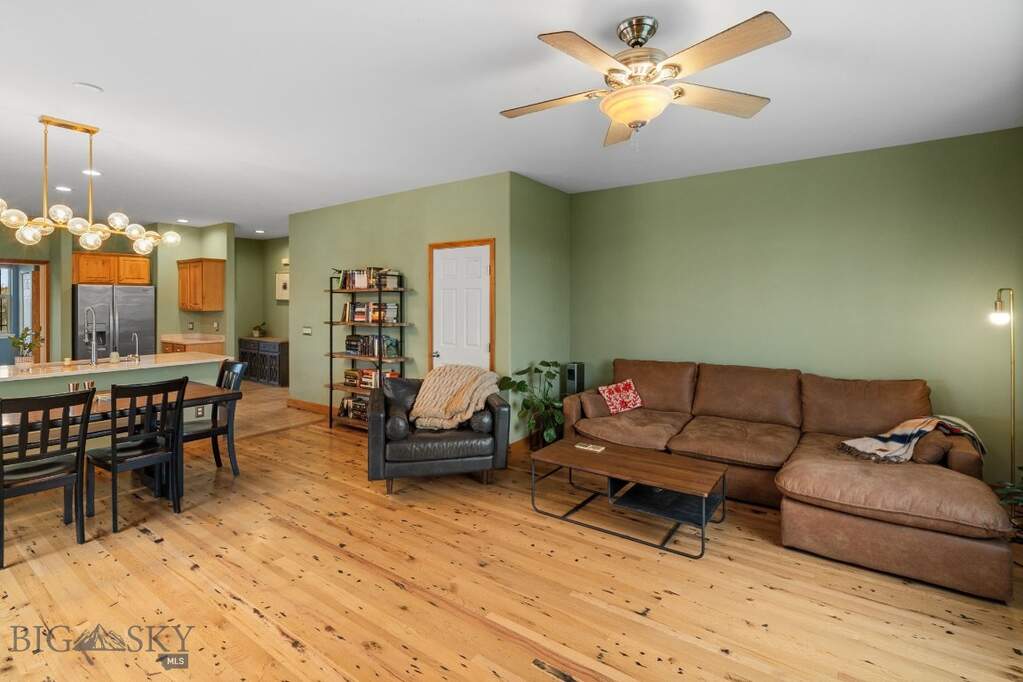 5 Bedroom Single Family Home/House's Image 27