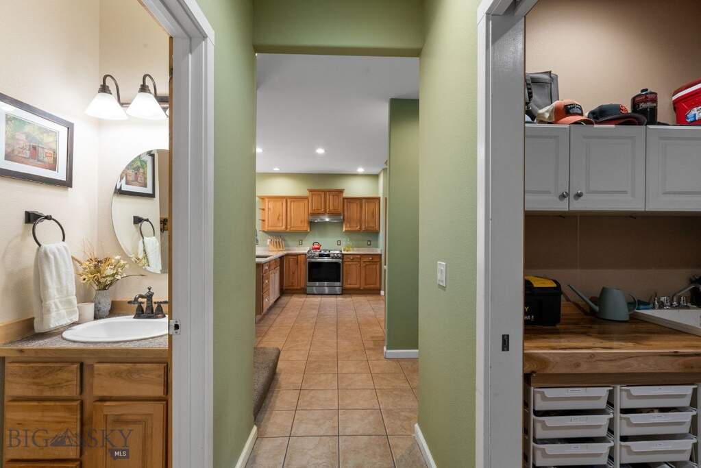 5 Bedroom Single Family Home/House's Image 32