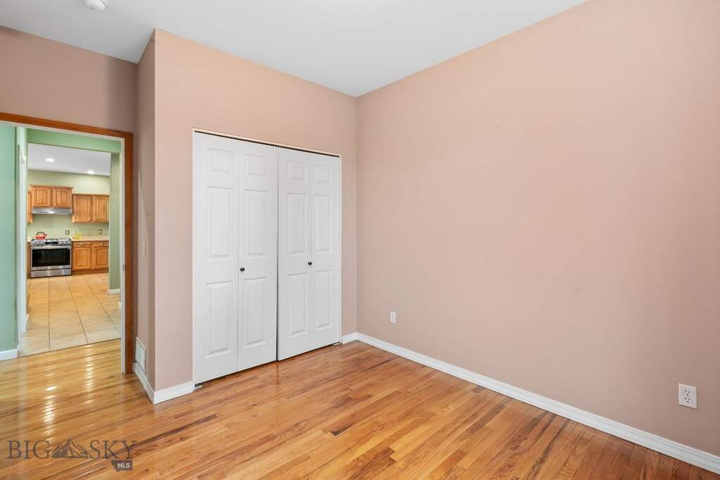 5 Bedroom Single Family Home/House's Image 35