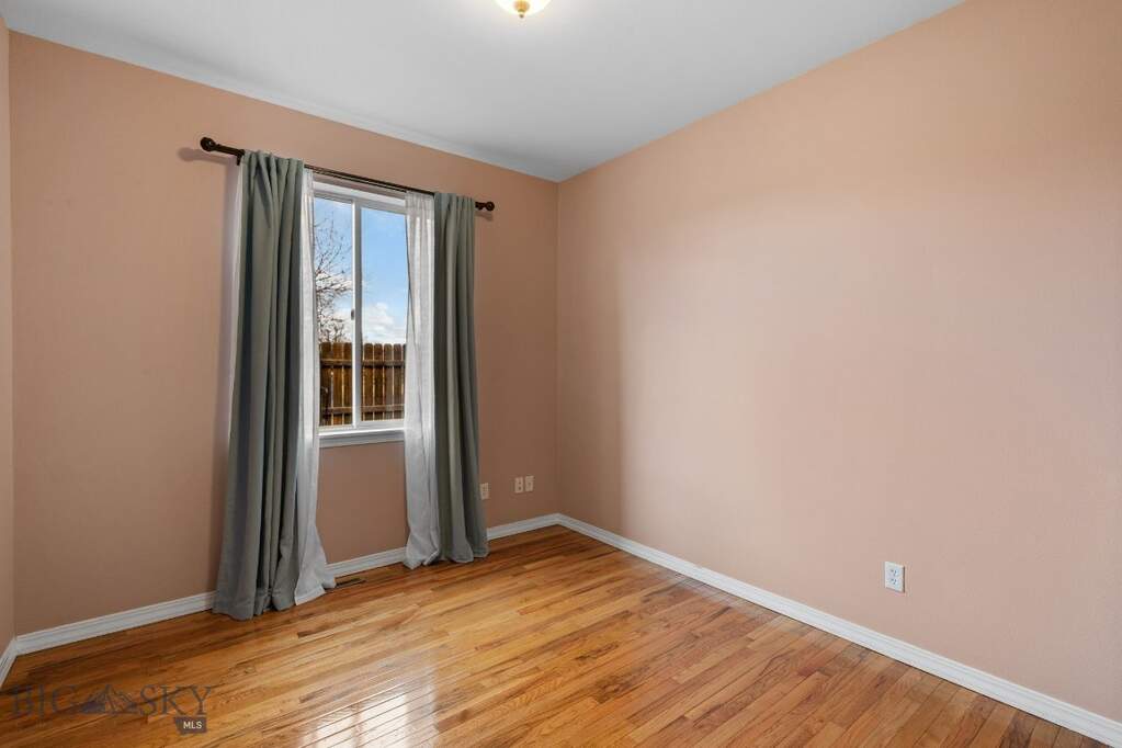 5 Bedroom Single Family Home/House's Image 36