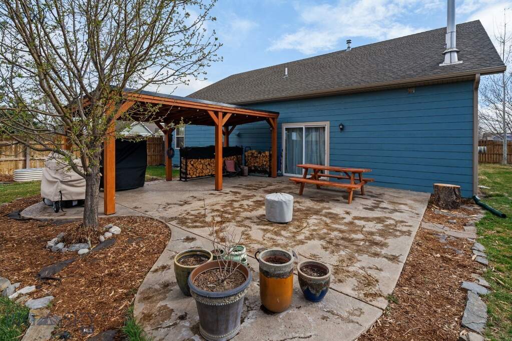 5 Bedroom Single Family Home/House's Image 68