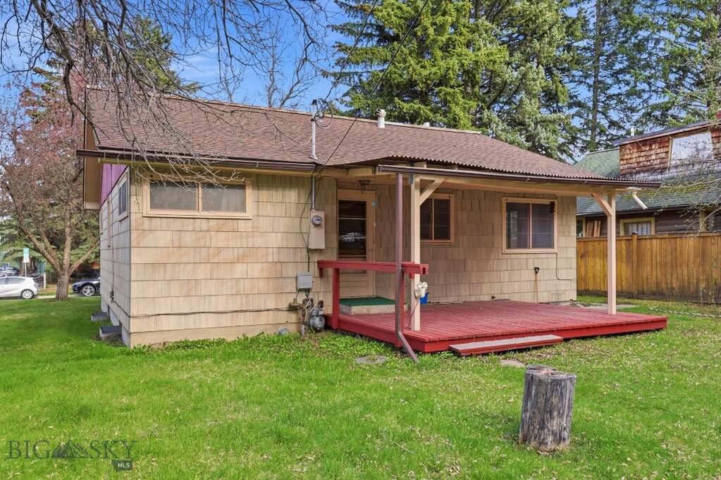 5 Bedroom Single Family Home/House's Image 32