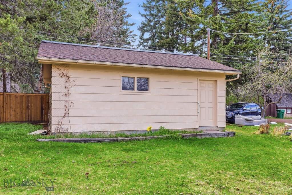 5 Bedroom Single Family Home/House's Image 35