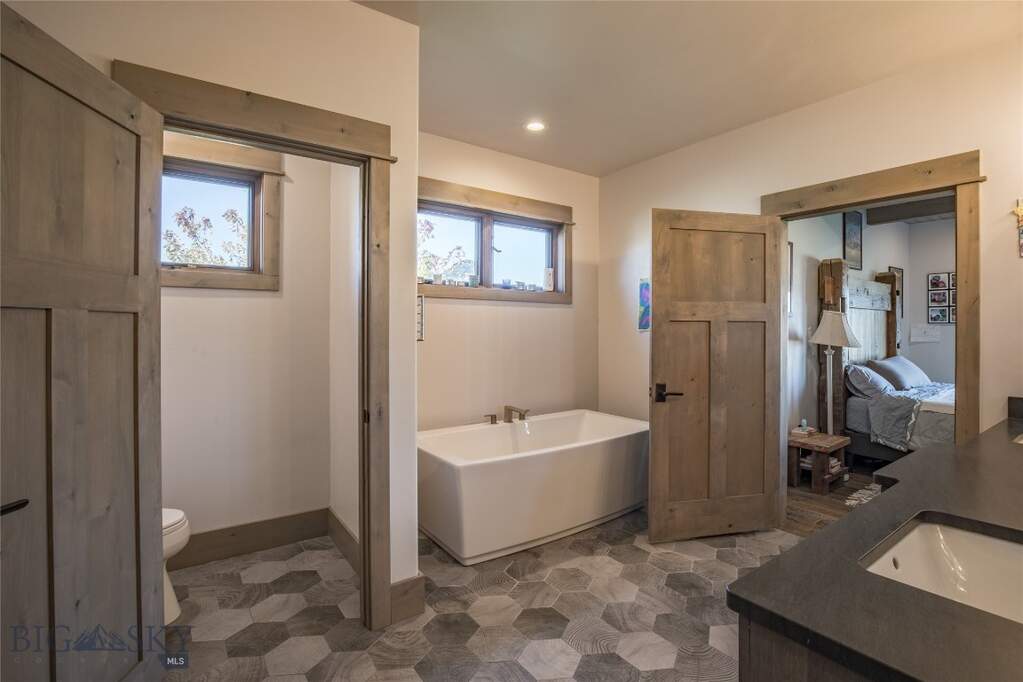 3 Bedroom Single Family Home/House's Image 23