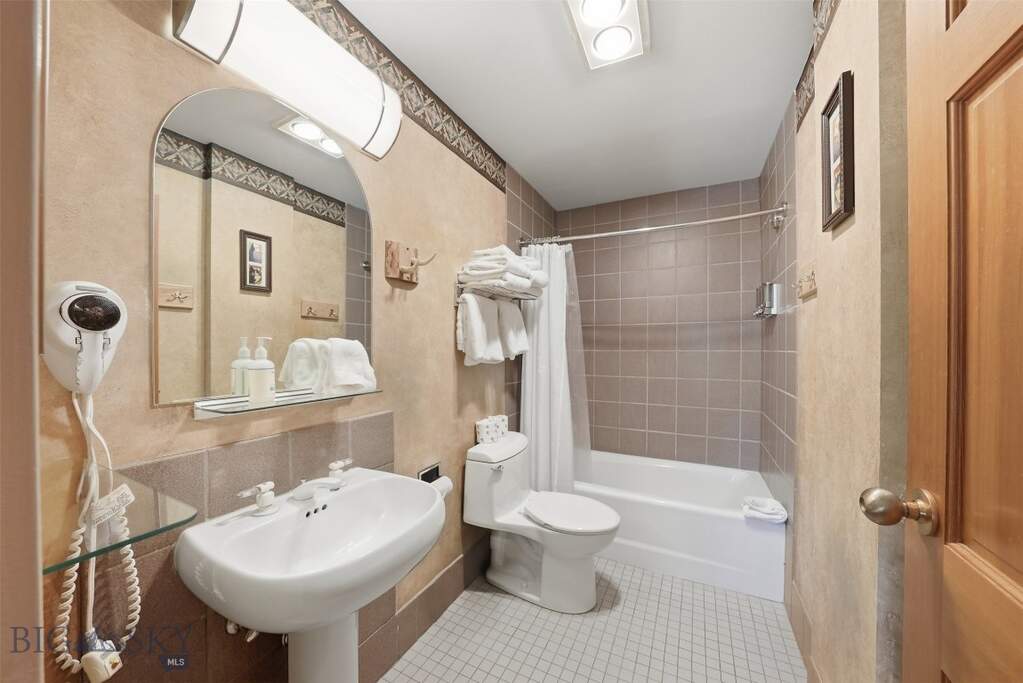 1 Bedroom Apartment/Flat's Image 23