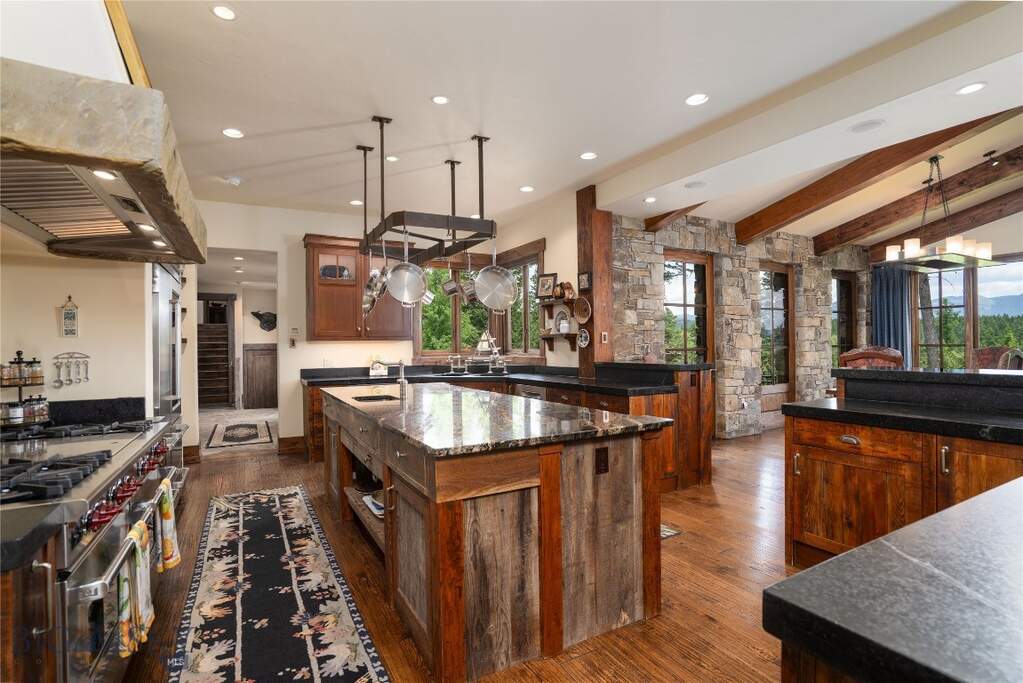 5 Bedroom Single Family Home/House's Image 11