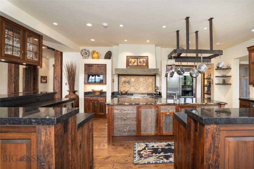 5 Bedroom Single Family Home/House's Image 12