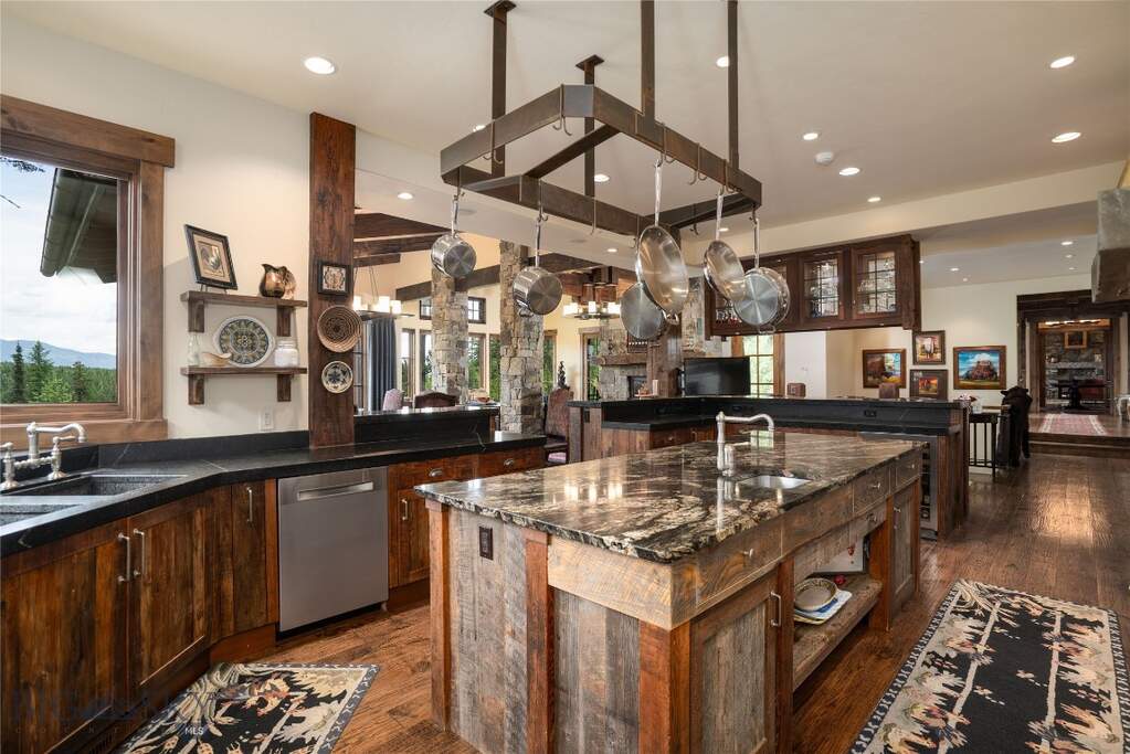 5 Bedroom Single Family Home/House's Image 13