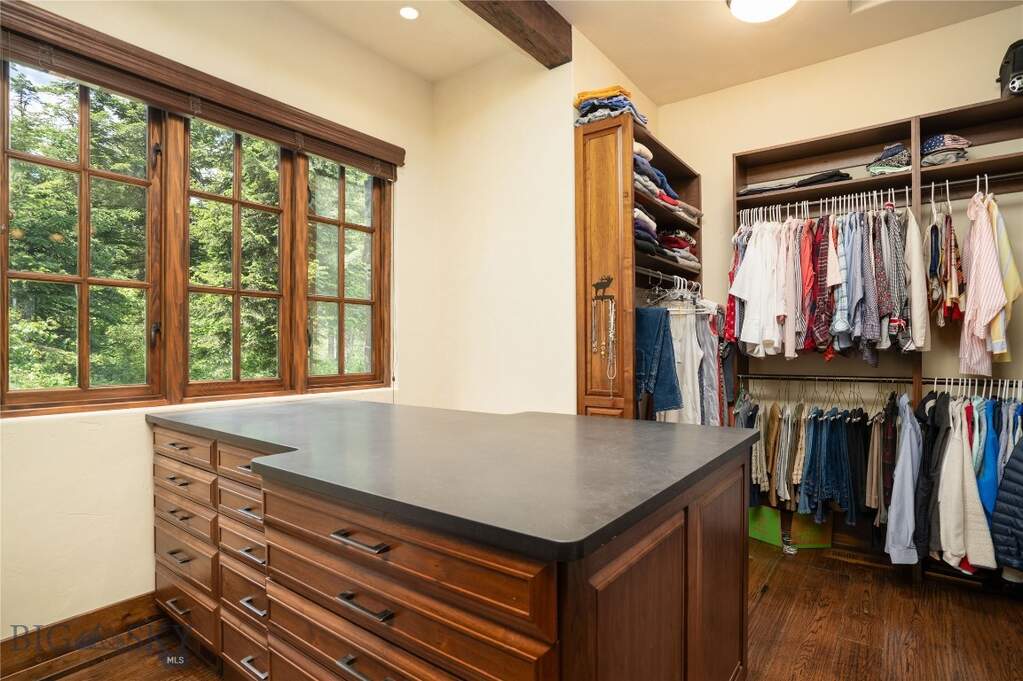 5 Bedroom Single Family Home/House's Image 29