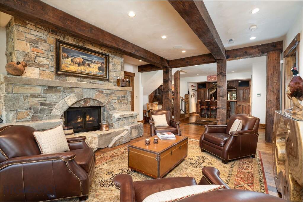 5 Bedroom Single Family Home/House's Image 39
