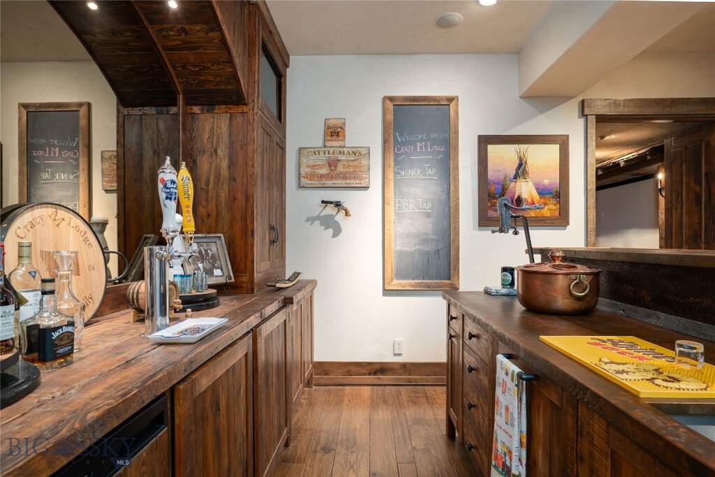 5 Bedroom Single Family Home/House's Image 44