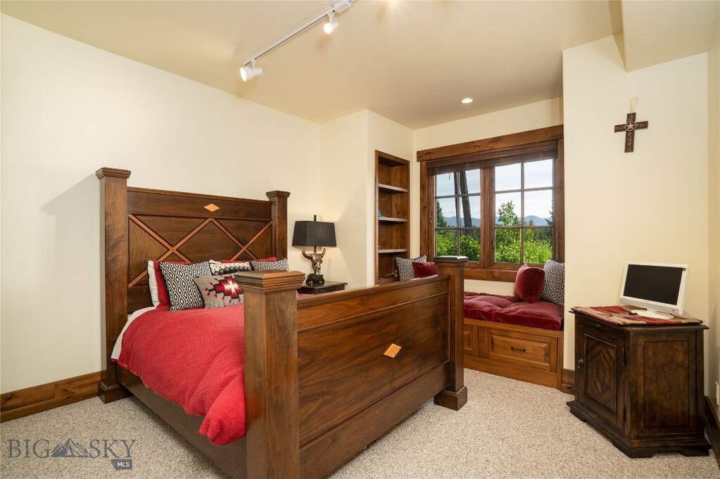5 Bedroom Single Family Home/House's Image 49