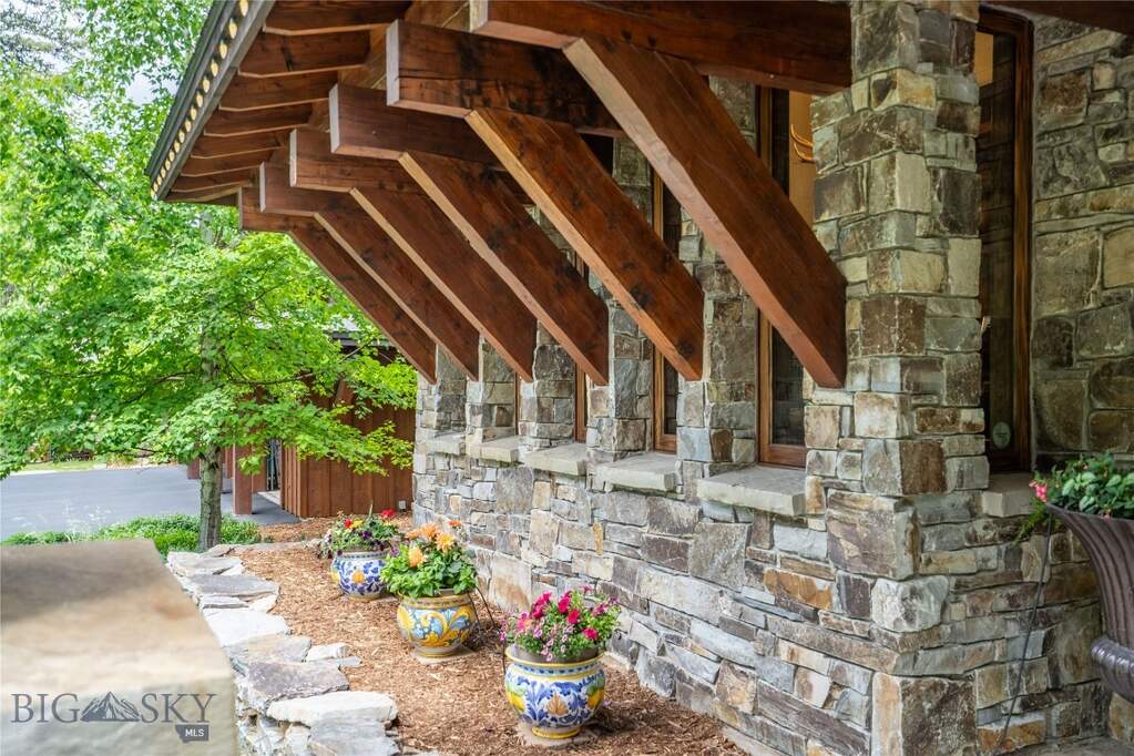 5 Bedroom Single Family Home/House's Image 79