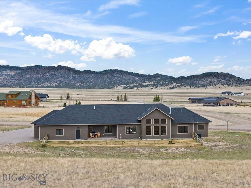 3 Bedroom Single Family Home/House's Image 60