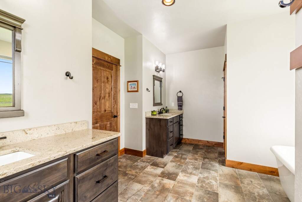 4 Bedroom Single Family Home/House's Image 28