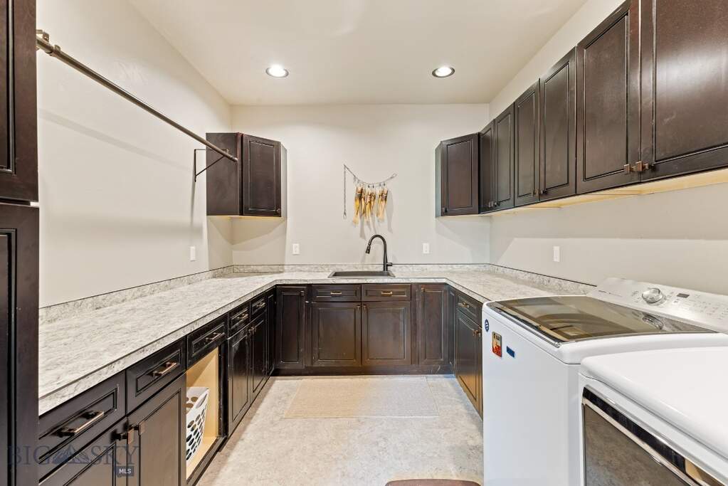 4 Bedroom Single Family Home/House's Image 38