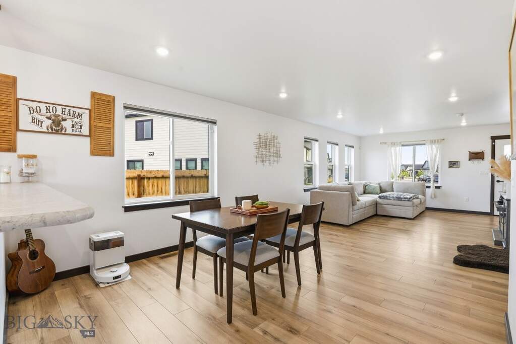 3 Bedroom Single Family Home/House's Image 7