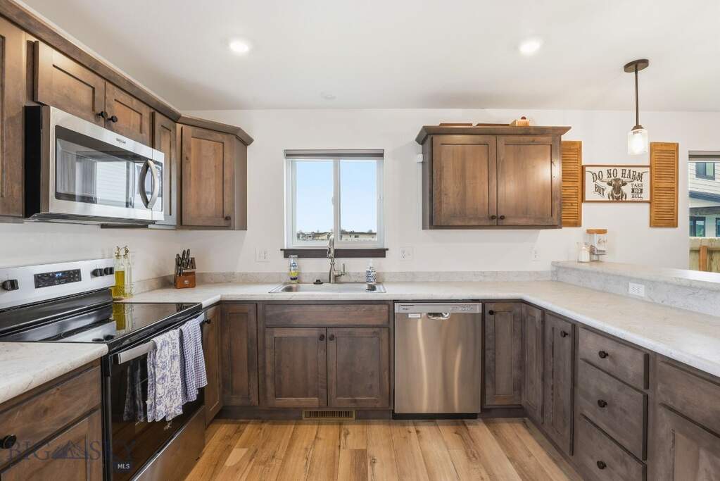 3 Bedroom Single Family Home/House's Image 9