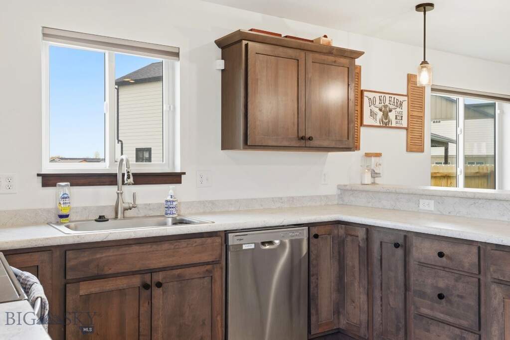 3 Bedroom Single Family Home/House's Image 10