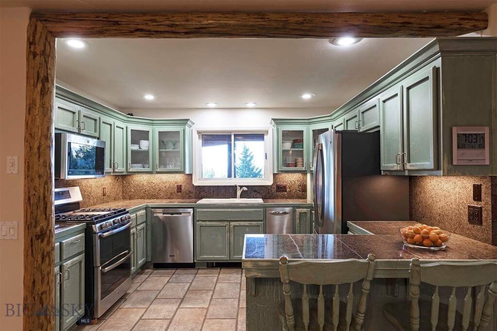 4 Bedroom Single Family Home/House's Image 17