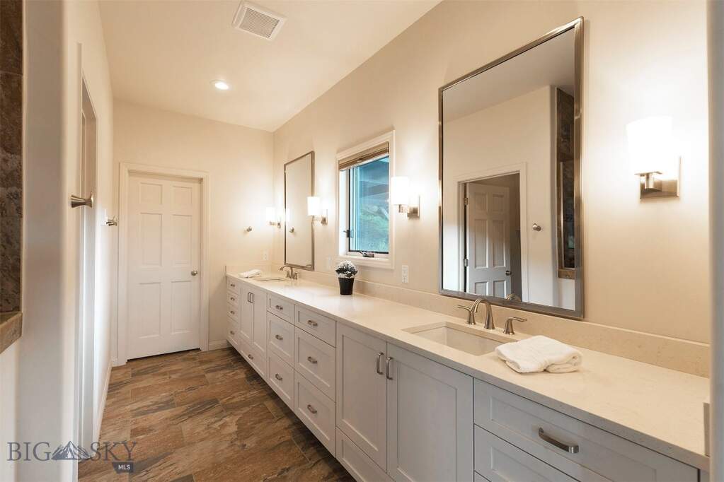 4 Bedroom Single Family Home/House's Image 28