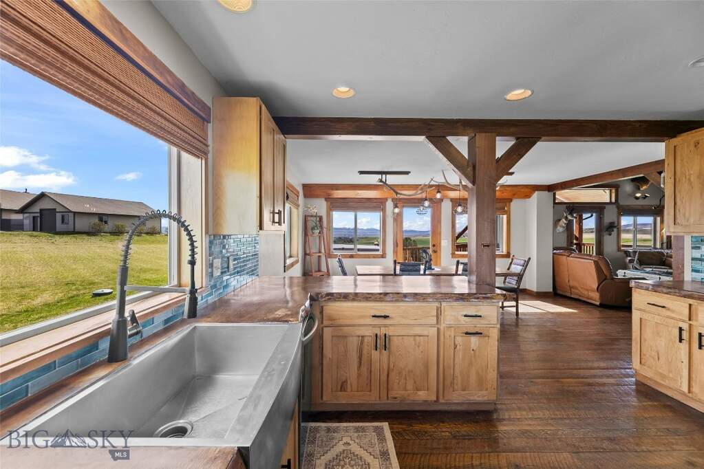 4 Bedroom Single Family Home/House's Image 18