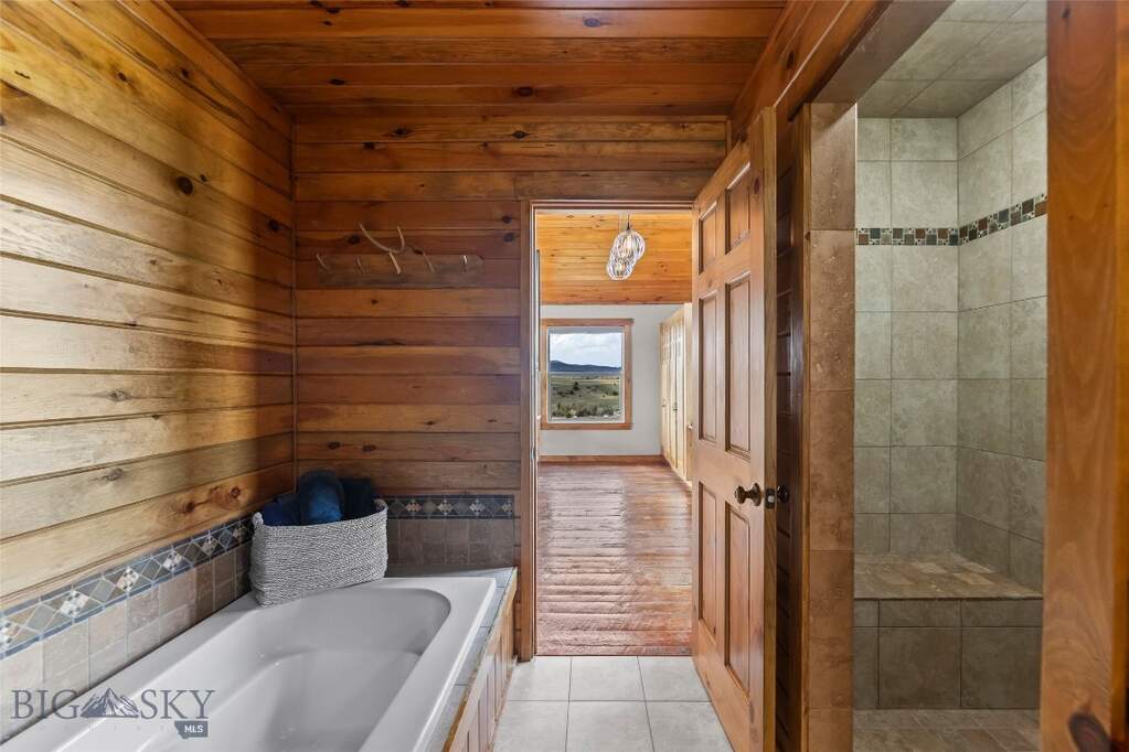 4 Bedroom Single Family Home/House's Image 36