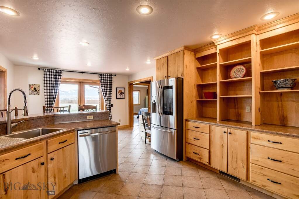 3 Bedroom Single Family Home/House's Image 11