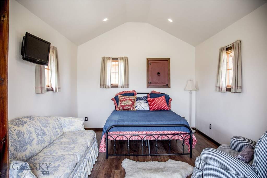 3 Bedroom Single Family Home/House's Image 37