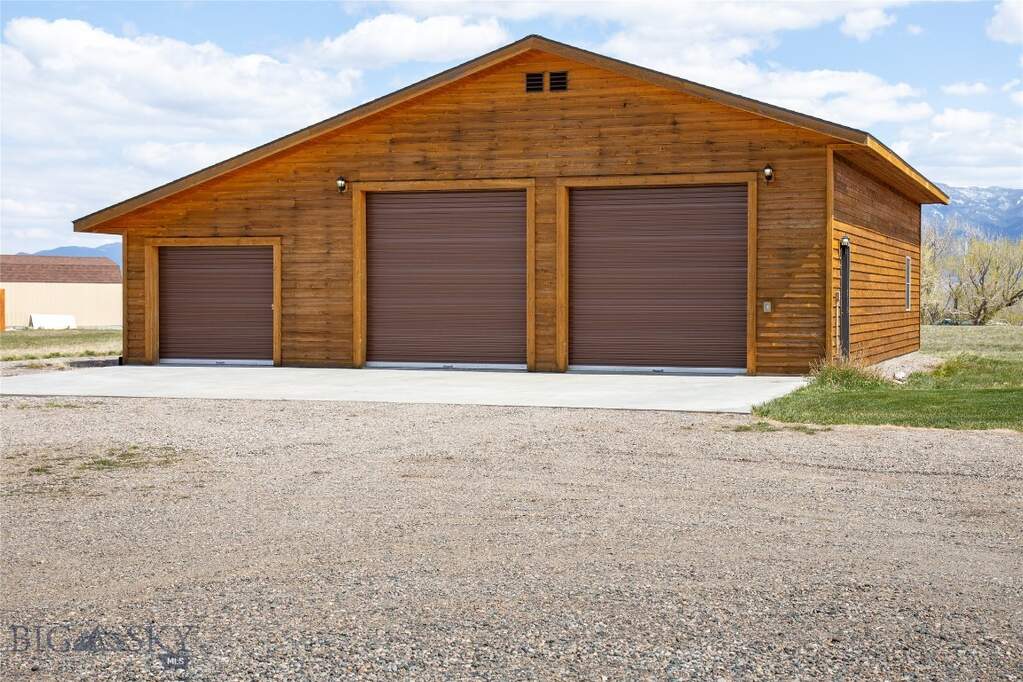 3 Bedroom Single Family Home/House's Image 49
