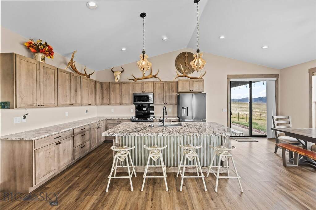 4 Bedroom Single Family Home/House's Image 9