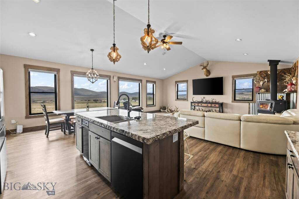 4 Bedroom Single Family Home/House's Image 13