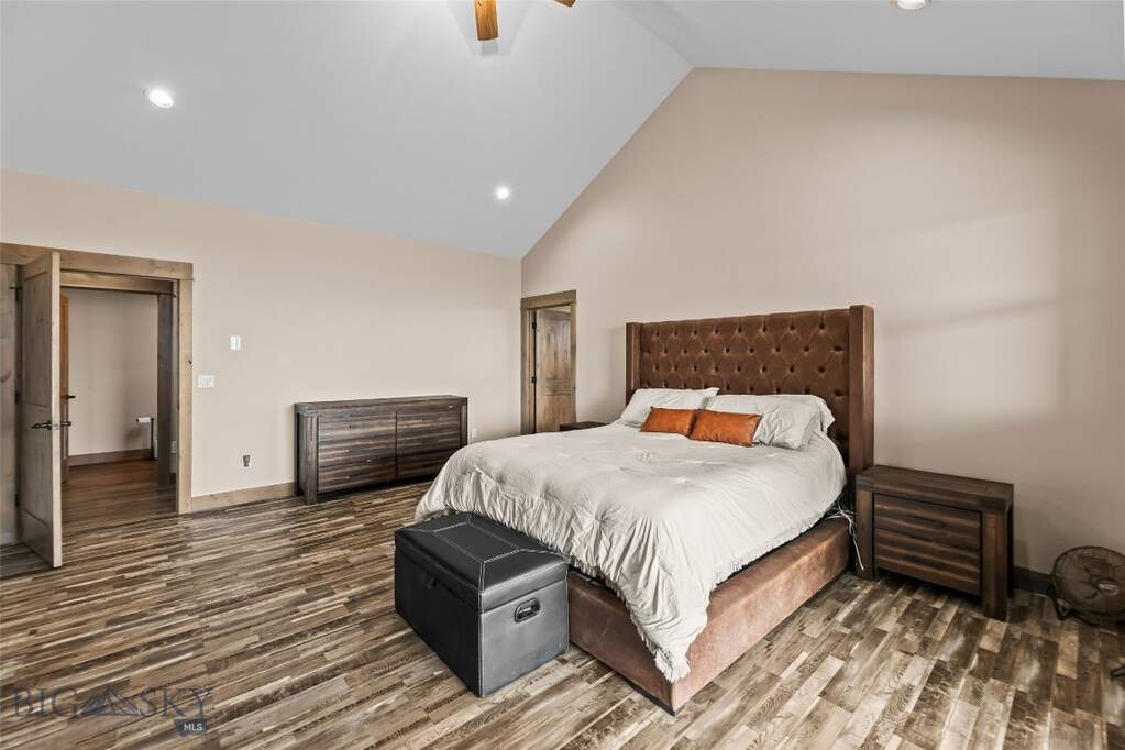 4 Bedroom Single Family Home/House's Image 32