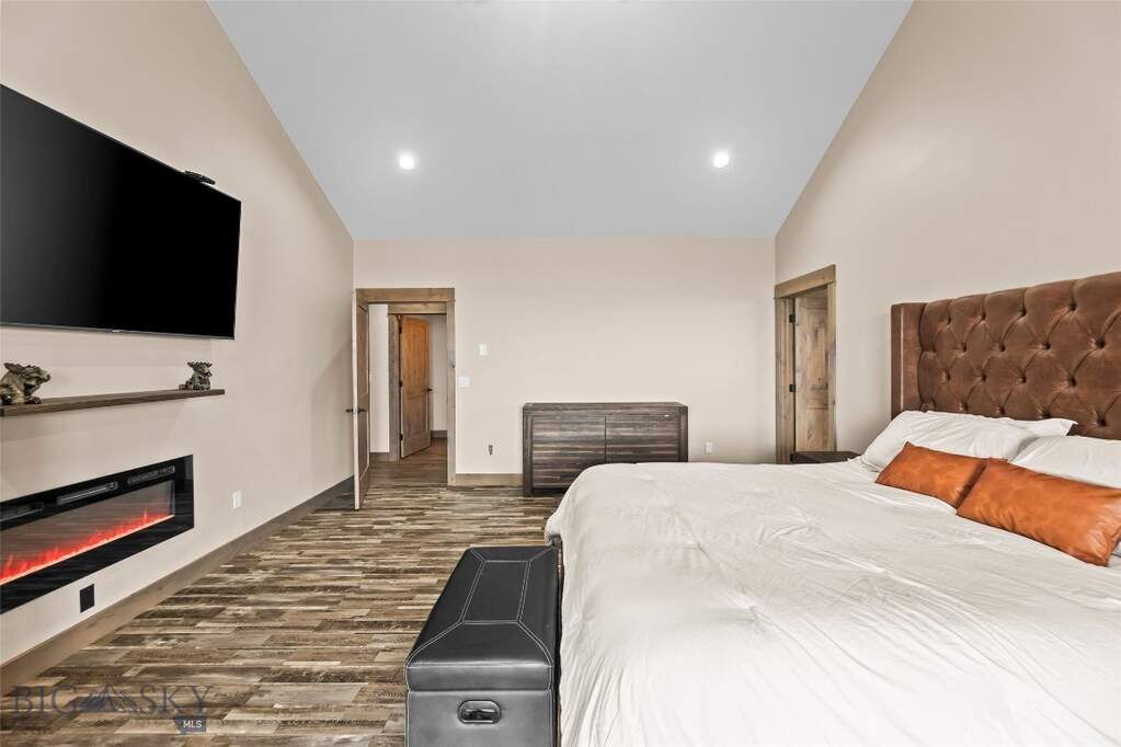 4 Bedroom Single Family Home/House's Image 34