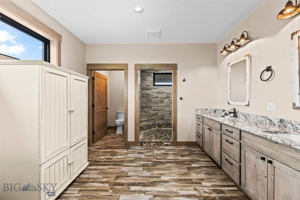 4 Bedroom Single Family Home/House's Image 36
