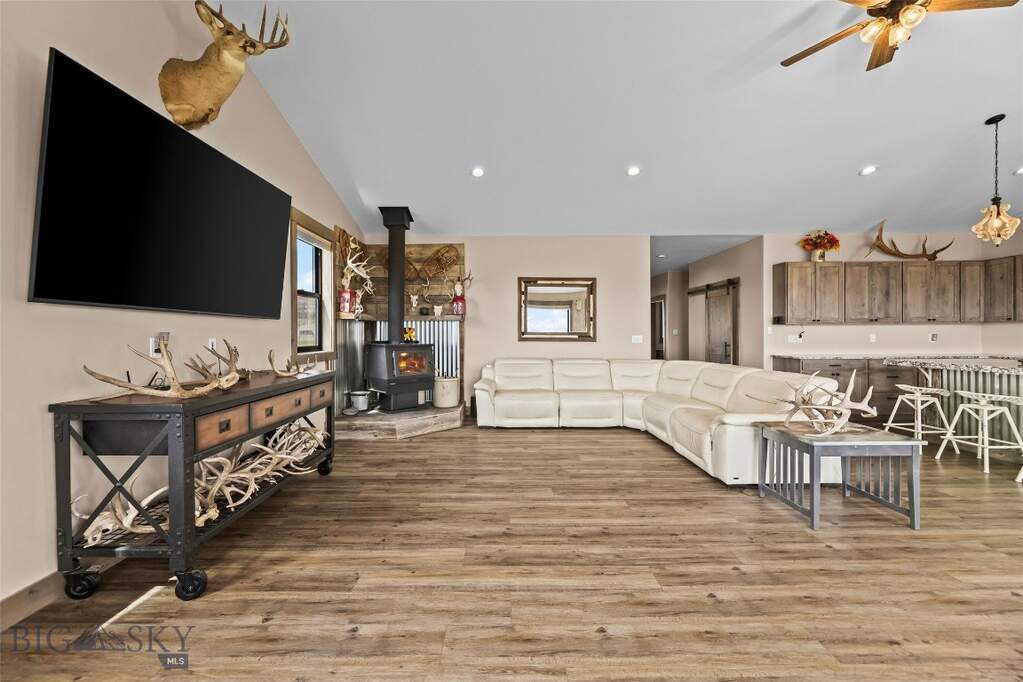 4 Bedroom Single Family Home/House's Image 4