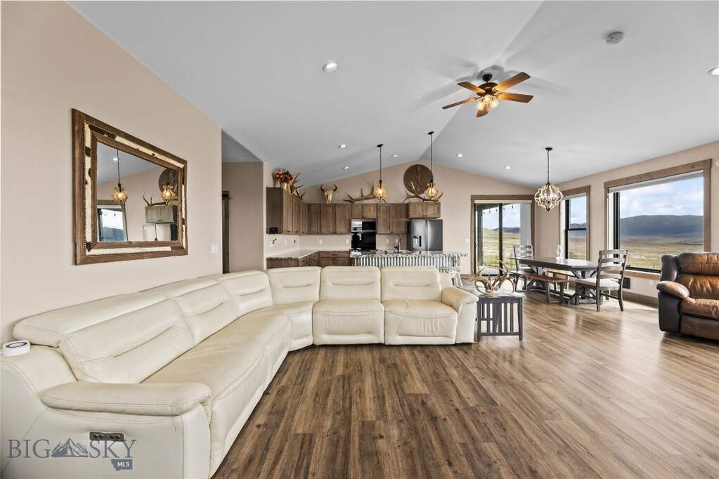 4 Bedroom Single Family Home/House's Image 5