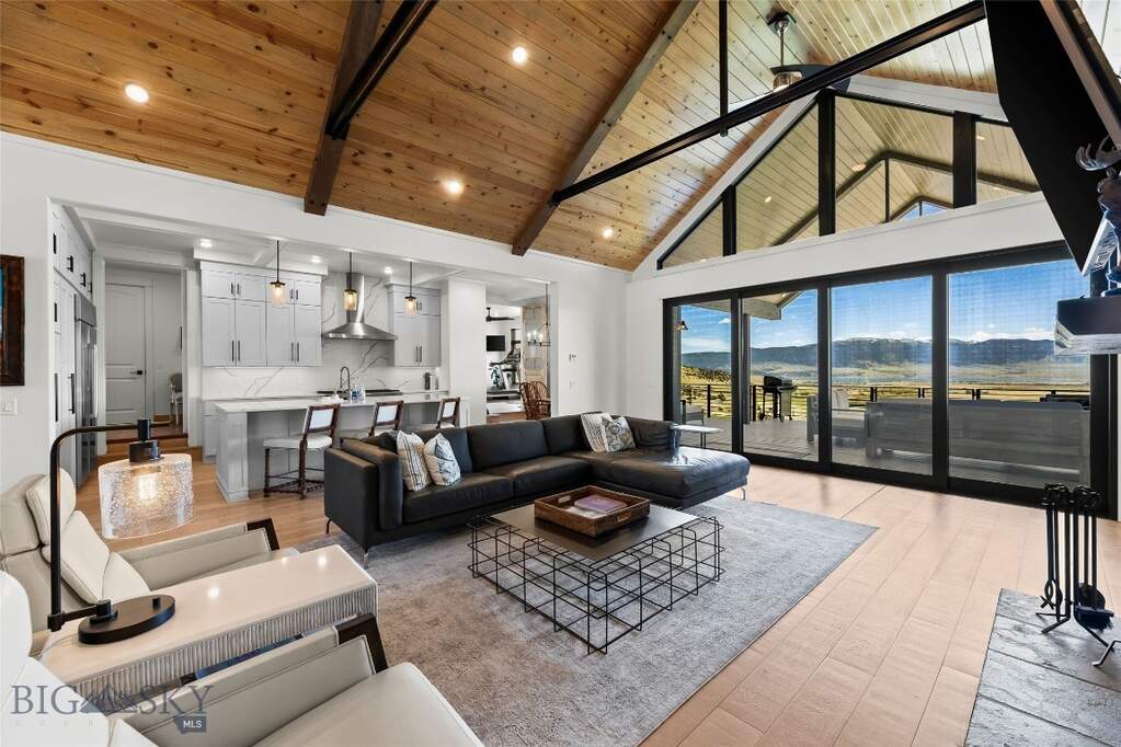 3 Bedroom Single Family Home/House's Image 8