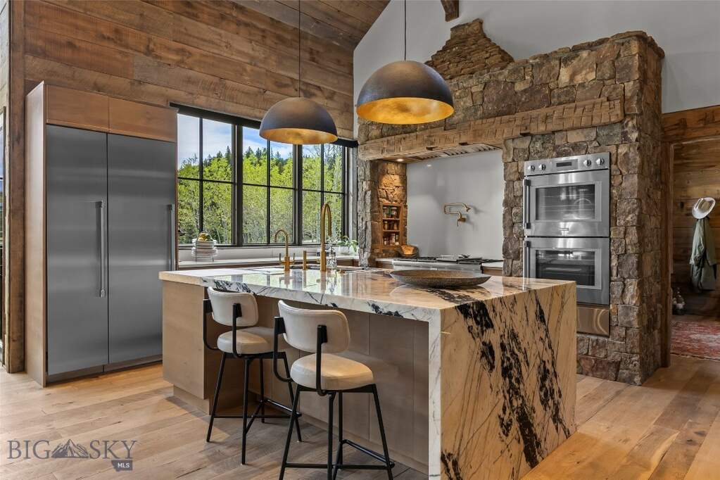 4 Bedroom Single Family Home/House's Image 10