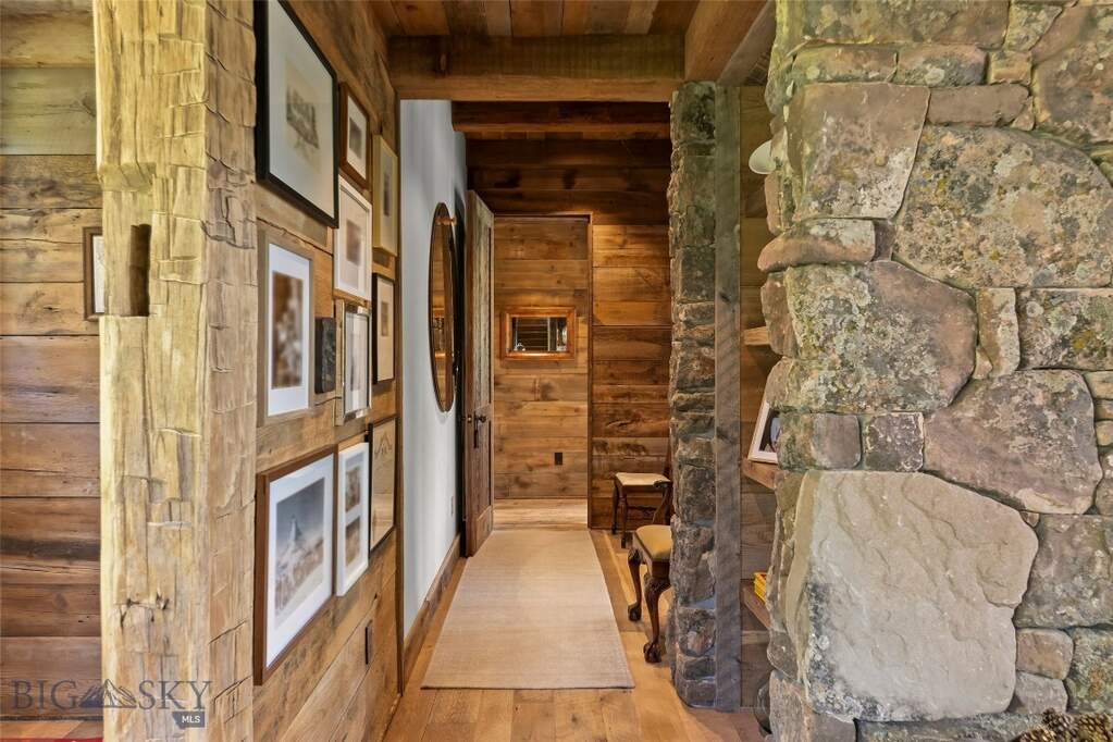 4 Bedroom Single Family Home/House's Image 32