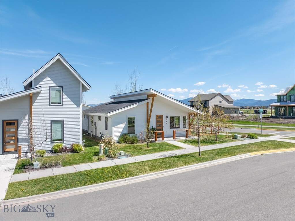 2 Bedroom Single Family Home/House's Image 4