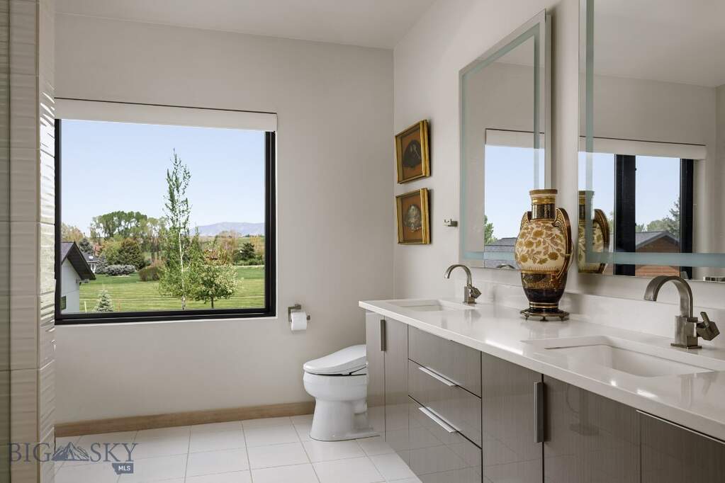 3 Bedroom Single Family Home/House's Image 28