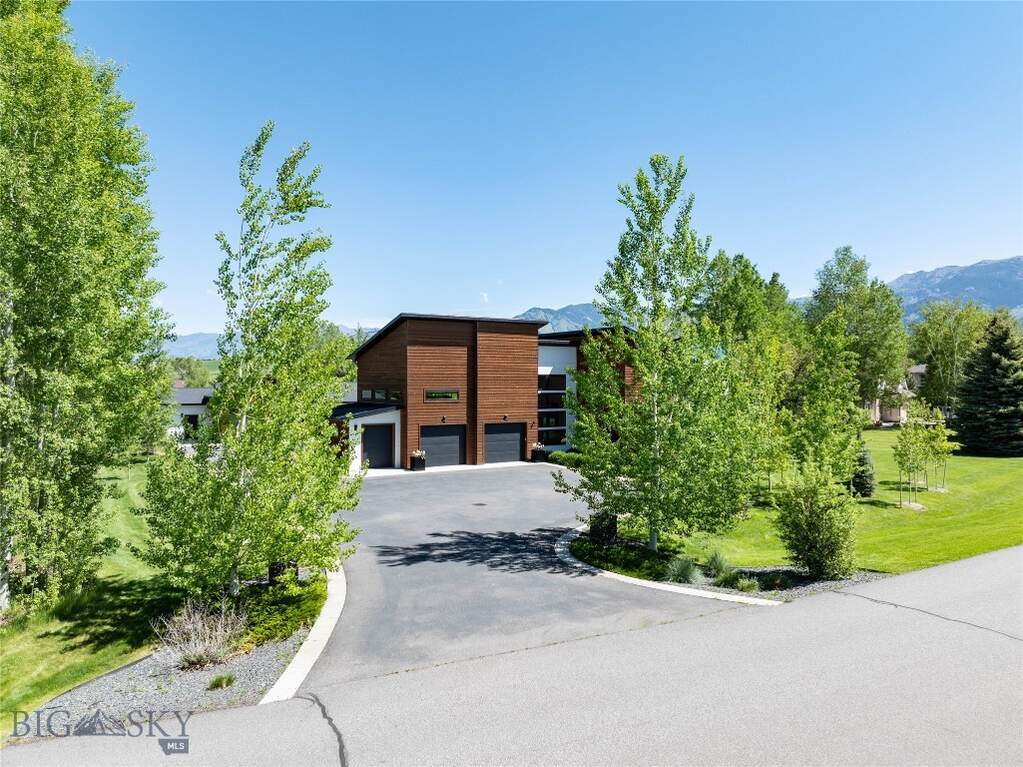 3 Bedroom Single Family Home/House's Image 48